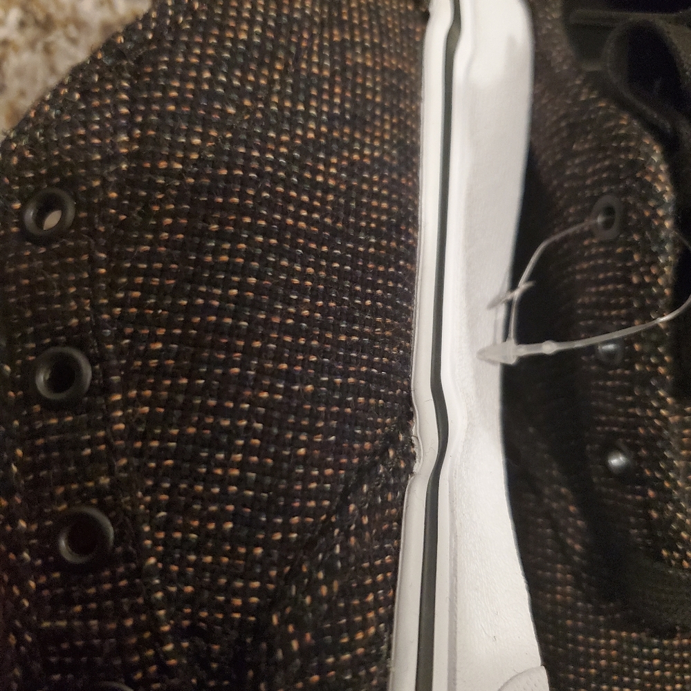 Vans - Picture 2 of 5